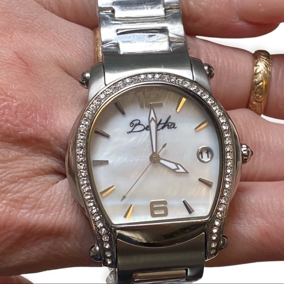 Nwot Bertha watch - Picture 1 of 3